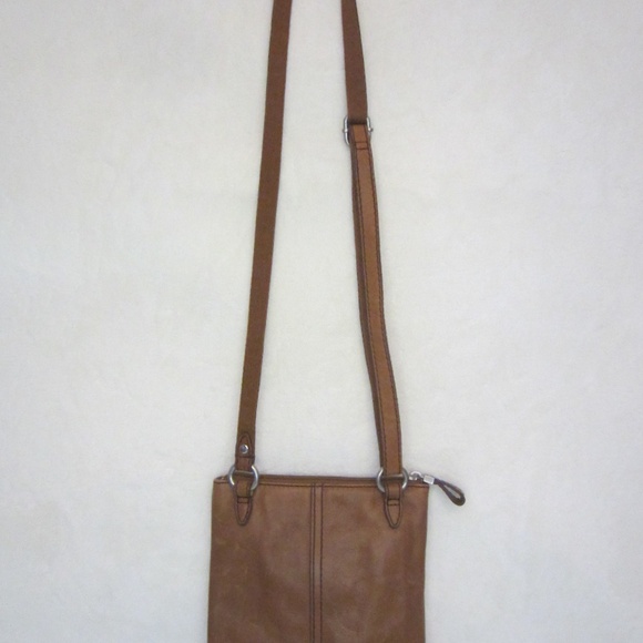 Fossil Cow Hide Leather Brown Crossbody Keyhole Accent Zipper Closure Zip Close - Picture 9 of 10